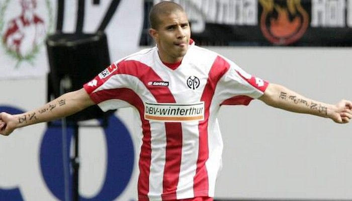 Επιστρέφει ο Ζιντάν