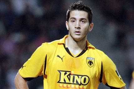 Πιέζει για να πάρει τον Μανωλά, λένε οι Άγγλοι