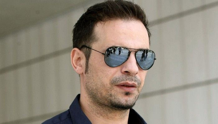 O Ντέμης στηρίζει την επιλογή Τζεμπούρ