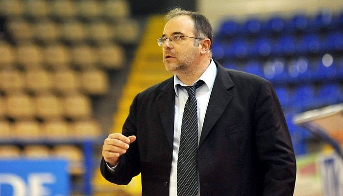 Σκέφτονται Σκουρτόπουλο