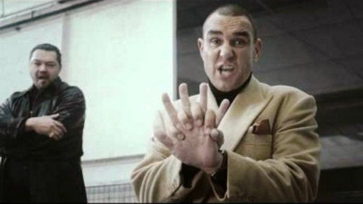 Ο Βινι Τζόουνς διδάσκει τεχνητή αναπνοή!