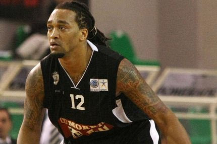 Υπογράφει για να φύγει ο Ράιτ