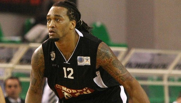 Υπογράφει για να φύγει ο Ράιτ