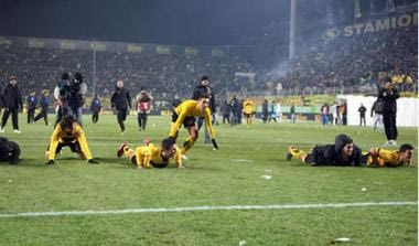 Αποθεώθηκαν οι παίκτες του Άρη. Σηφάκης: “Πείστηκαν και οι δύσπιστοι”