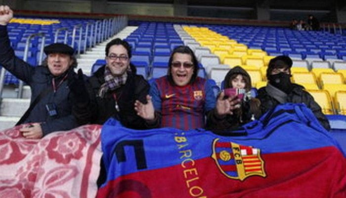 Oδηγίες για να αντιμετωπίσουν το κρύο έδωσε στους οπαδούς της η Μπαρτσελόνα