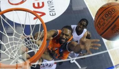 Κλείνει Κοβίλ ο Πανελλήνιος