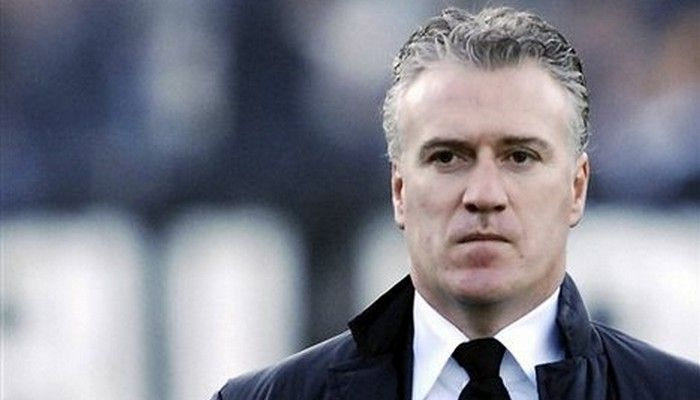 Φεύγει ο Ντεσάμπ