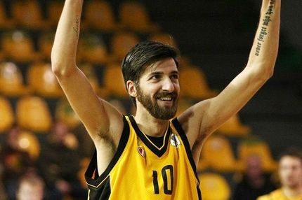 “Κλείνει” τρύπες με τα λεφτά του ΜακΓκραθ