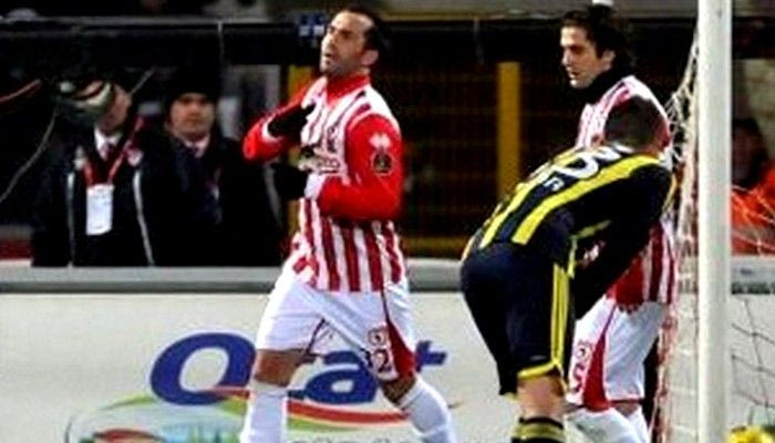 Χατ τρικ ο Γκέκας κατά της Φενέρ