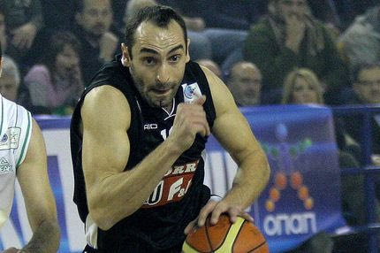 Αποχαιρέτησε ο Καλαμπόκης, μένει ο Ντικούδης