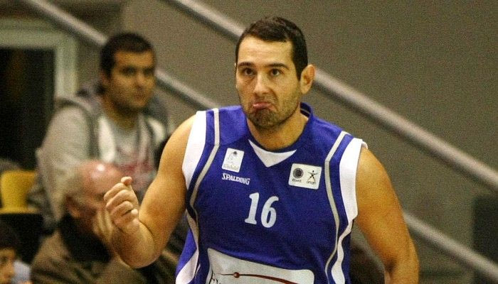 Επιστρέφει στον Αρη ο Καραποστόλου