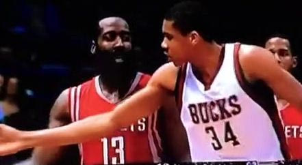 Τσαμπουκάς Αντετοκούνμπο-Χάρντεν (VIDEO)