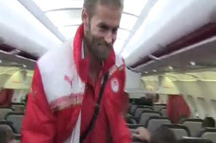 Το αεροπλάνο της επιστροφής και οι ατάκες του Βαλβέρδε