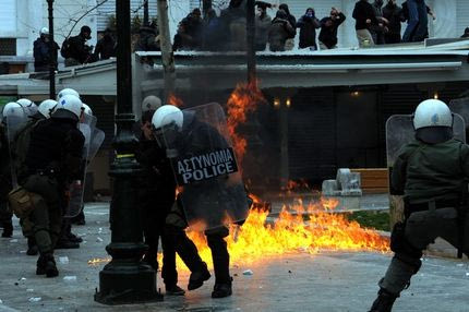 Επίθεση στο αστυνομικό τμήμα του ΟΑΚΑ