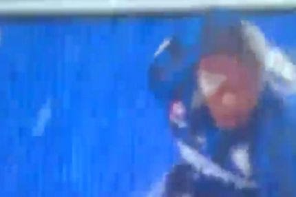 Ο Όμπι κάνει βουτιά στον πάγο