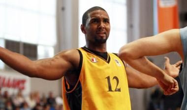 Τρεις μήνες τιμωρία και πρόστιμο στον Ουίντεν