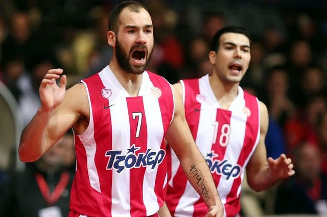 Mε πένθος στη φανέλα