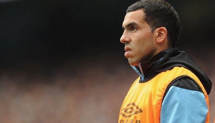 Παπαράτσι στην επιστροφή του Τέβες