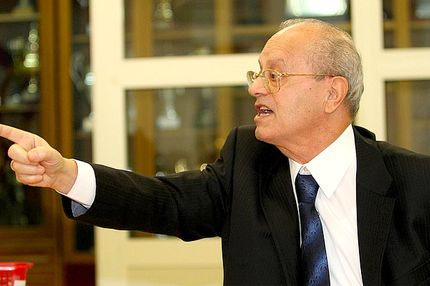 Η απουσία των Αγγελόπουλων έφερε οργή στον Θανάση