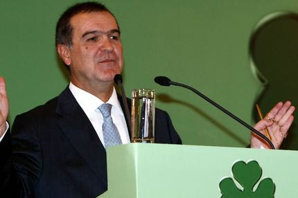 Στηρίζει οικονομικά τους παλαίμαχους ο Βγενόπουλος