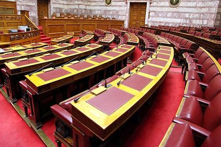 Και το μνημόνιο χτενίζεται