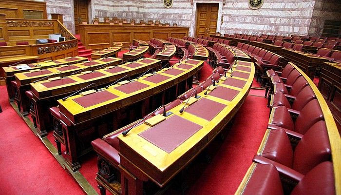Και το μνημόνιο χτενίζεται