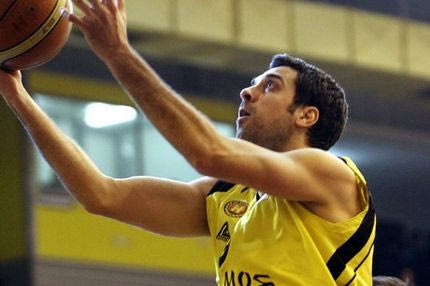 Ανανέωσε ο Χατζής