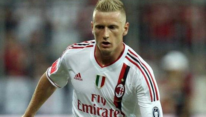 Εκτός ο Αμπάτε