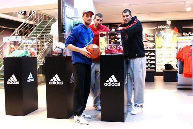 Το ανανεωμένο adidas store στο Ν. Ψυχικό άνοιξε τις πόρτες του στο κοινό