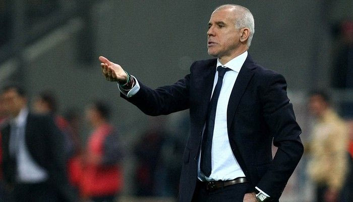 Αναστόπουλος: “Δεν μπορούμε να παίζουμε μόνο για τη φανέλα”