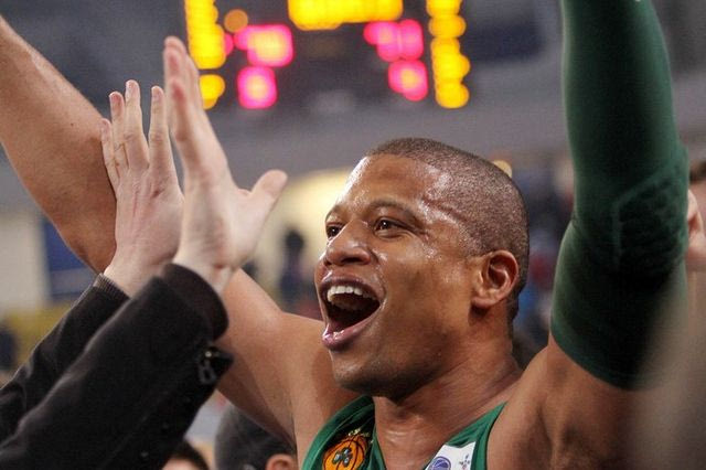 Ο τελικός πίσω από τις κάμερες