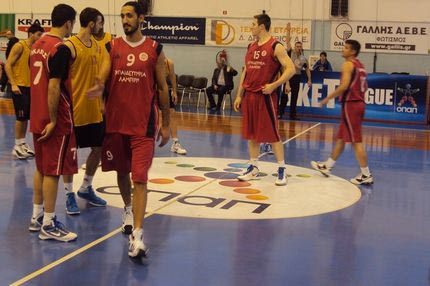 Φιλική νίκη επί του Ικάρου