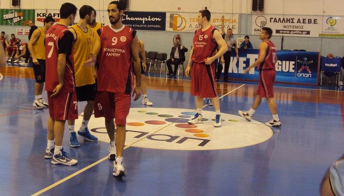 Φιλική νίκη επί του Ικάρου