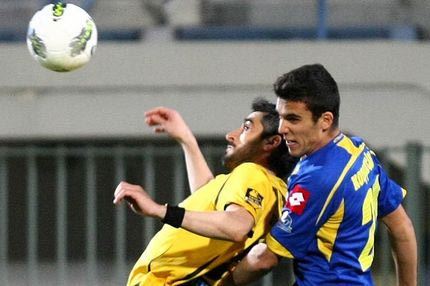 Πρόβλημα στο ισχίο ο Κουρμπέλης