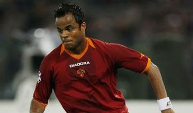 Πλήγμα με Ζουάν και Μαντσίνι στη Ρόμα