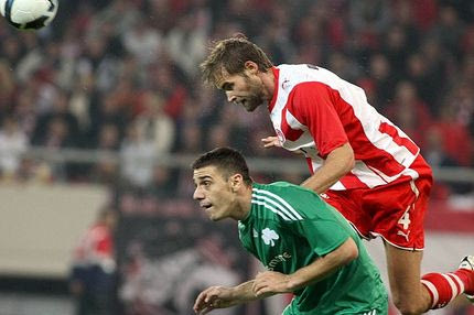 Συστάσεις για χαμηλούς τόνους στους δύο “αιώνιους”