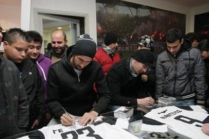 Αποθέωση και δίψα για νίκη επί του Ολυμπιακού