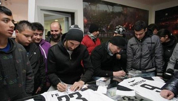 Αποθέωση και δίψα για νίκη επί του Ολυμπιακού