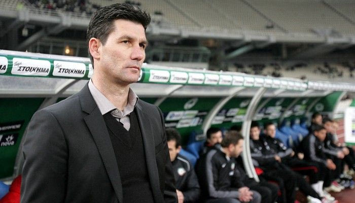 O Oυσταμπασίδης στο πλευρό του Ουζουνίδη