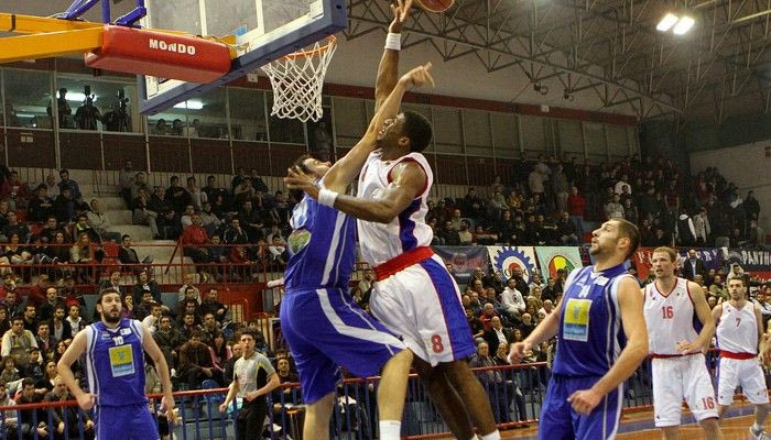 Πανιώνιος-ΑΓΟΡ 76-77