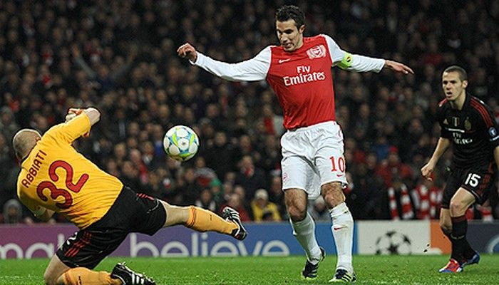 H μεγάλη μάχη για τον φαν Πέρσι