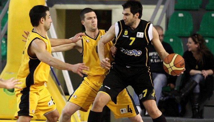 Tαπούτος: “Ντροπή και ξεφτίλα το πούλμαν”