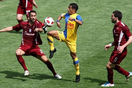 Ισόπαλο το επεισοδιακό ντέρμπι στη Λάρισα