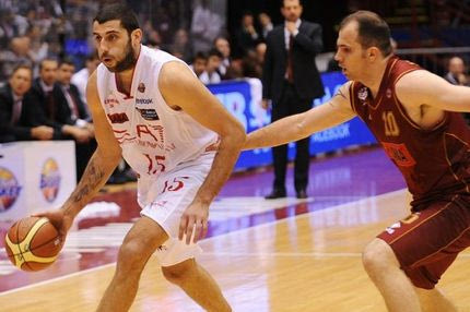Aνοιξε το σκορ η Αρμάνι