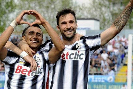 35η αγ.: Εύκολες νίκες για Γιουβέντους και Μίλαν