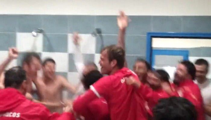 “Campeones-campeones”: Βίντεο από τα αποδυτήρια στο Αγρίνιο
