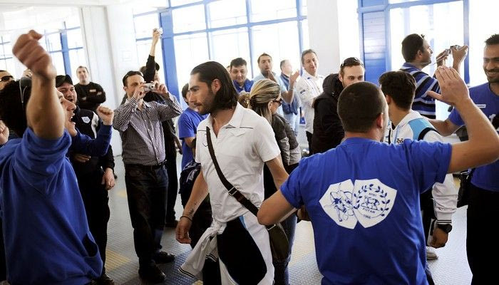 Πανηγυρικό κλίμα στο αεροδρόμιο