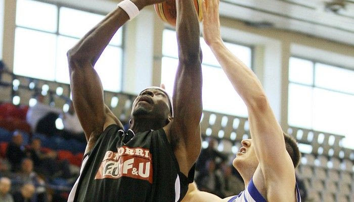 Εκτός ο Πέτγουει