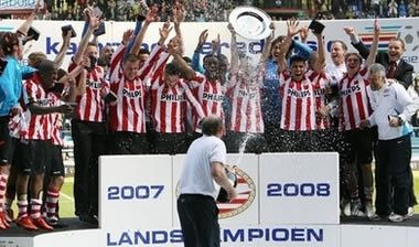 34η αγ.: Πρωταθλήτρια η Αϊντχόφεν (video)