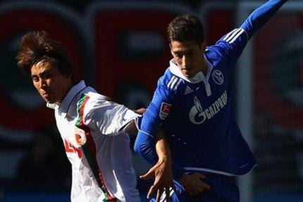 32η αγ.: Σκόνταψε η… Άουγκσμπουργκ με τη Σάλκε